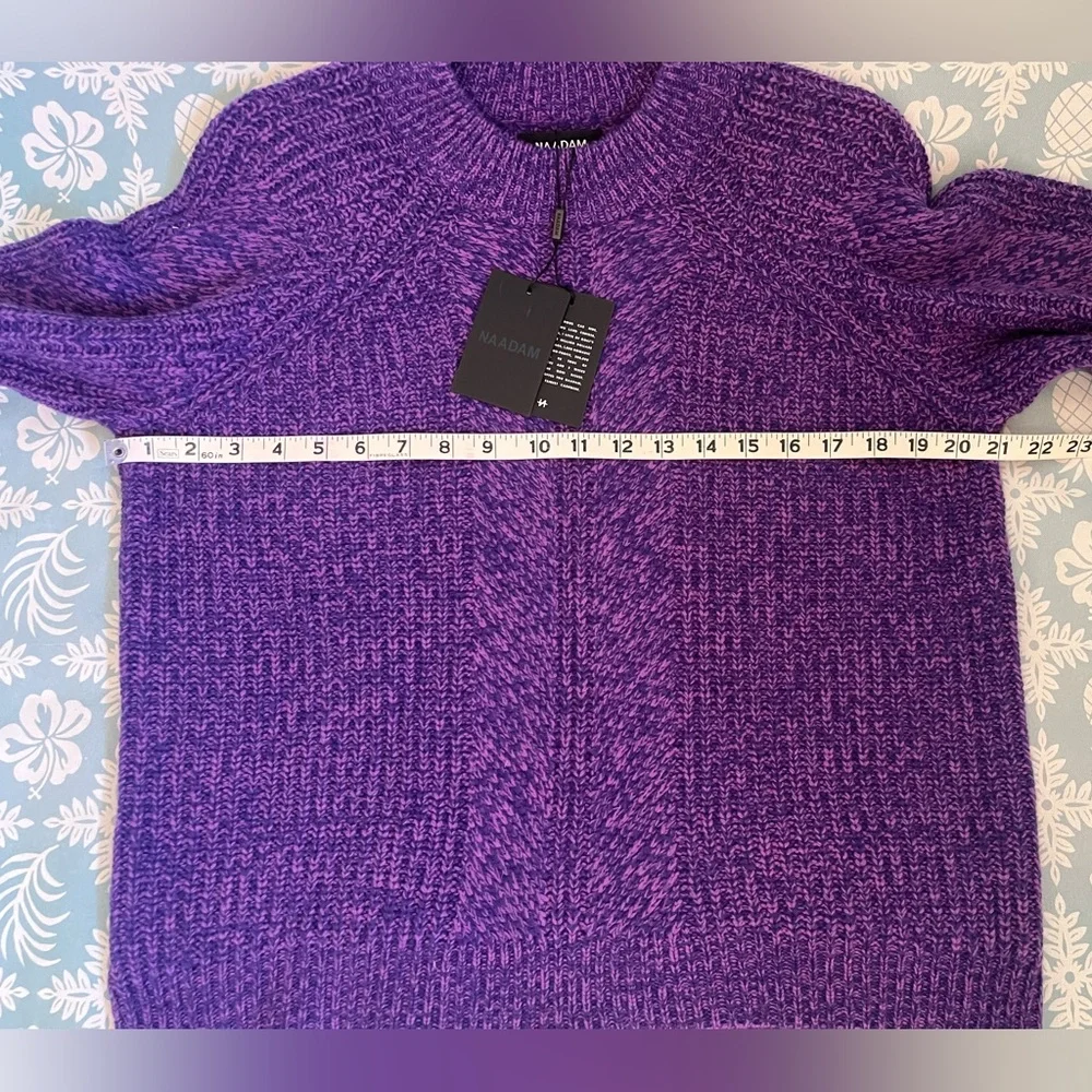 Naadam crewneck purple wool and cashmere blend textured sweater. Size M. NWT